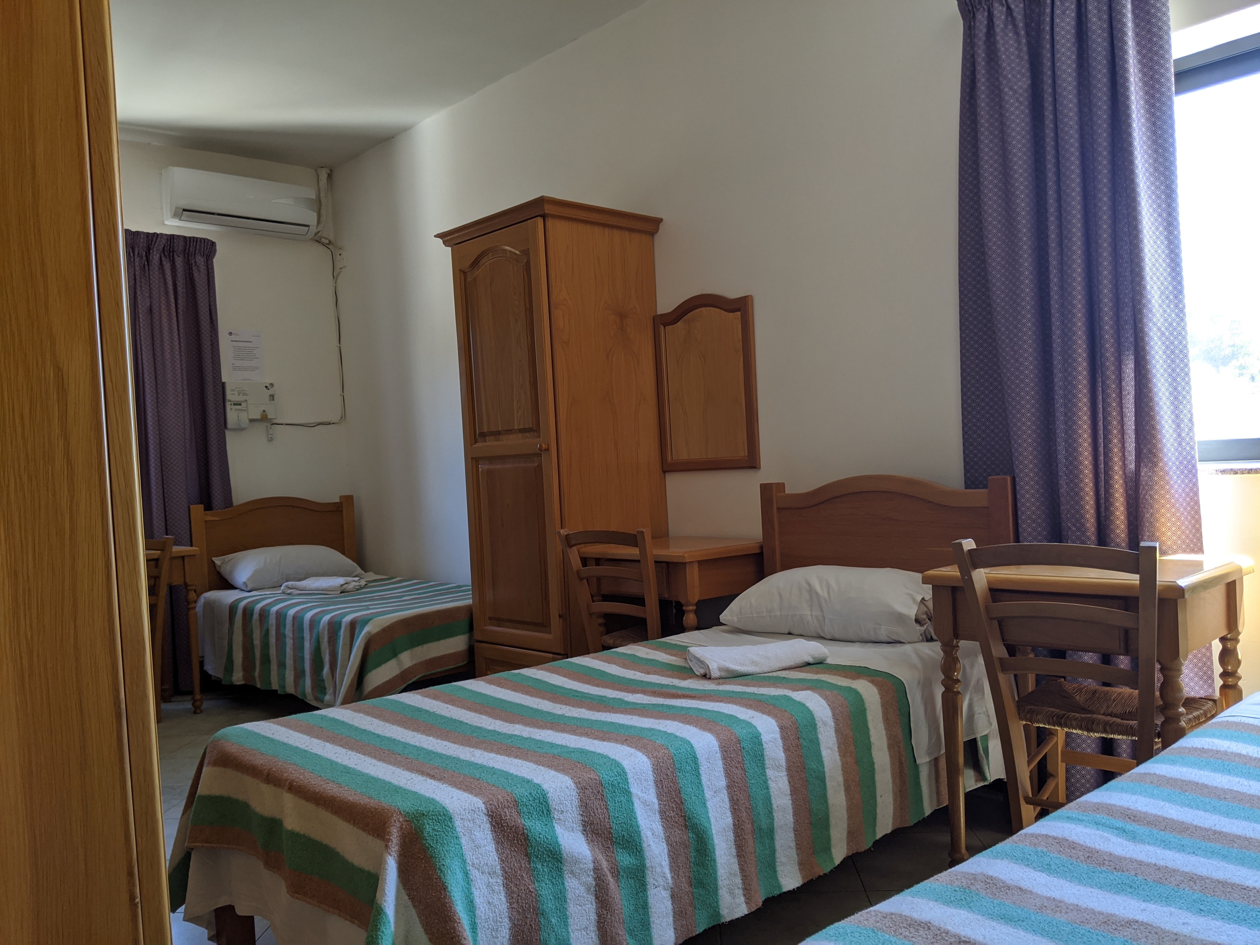 Study English in Malta - GSE Residence bedrooms next to school quadruple or family room