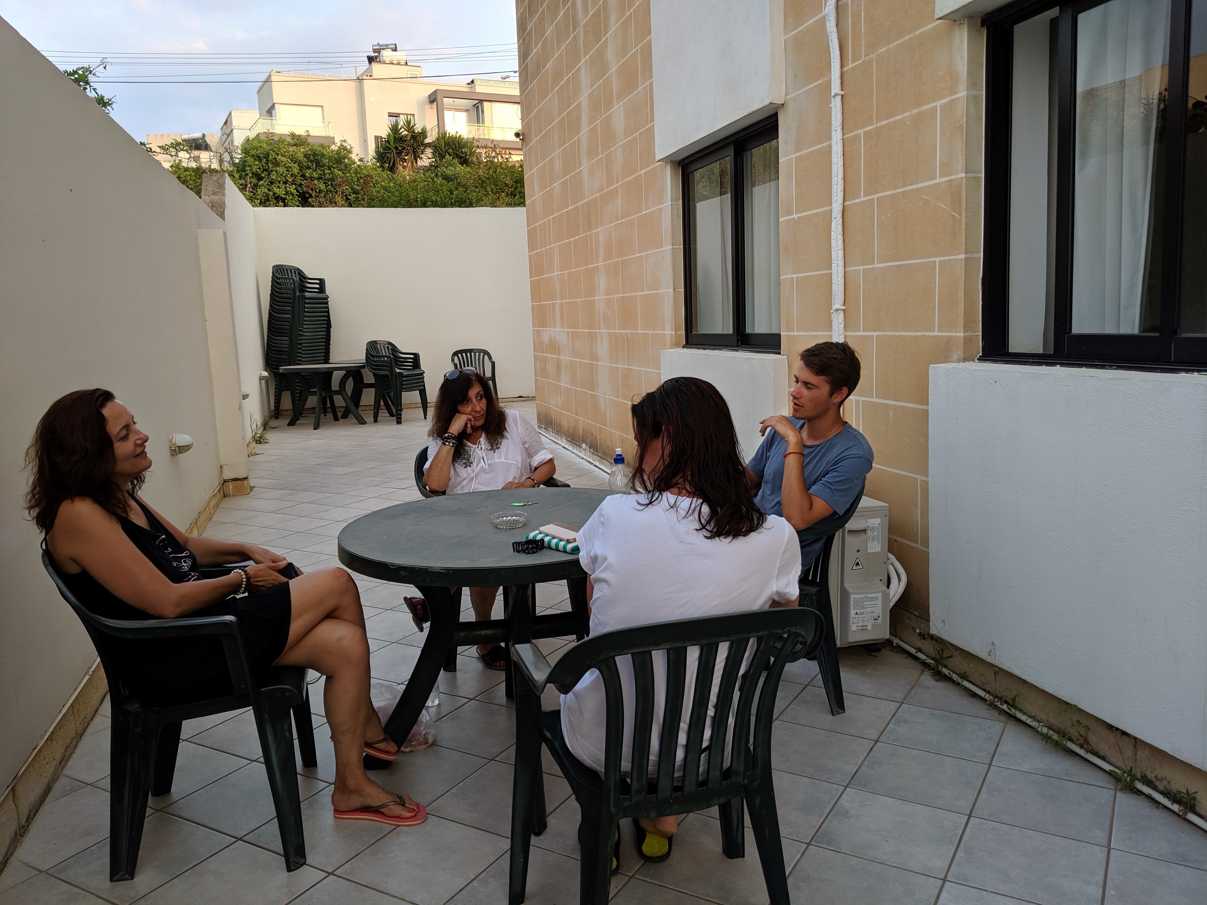 Zakwaterowanie w angielskiej szkole na Malcie z angielską szkołą GSE tylko 2 minuty od sypialni do klasy GSE Gateway